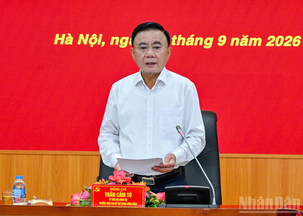 Đồng chí Trần Cẩm Tú, Ủy viên Bộ Chính trị, Thường trực Ban Bí thư ký ban hành Kế hoạch số 91-KH/TW. (Ảnh: DUY LINH)
