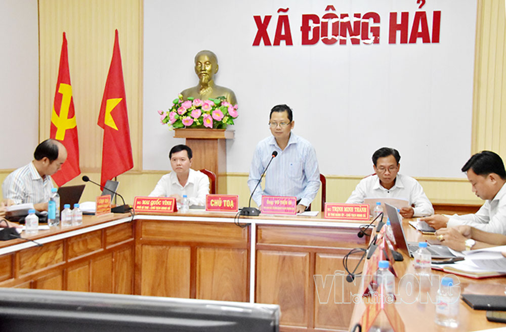Phó Giám đốc Sở Nông nghiệp và Môi trường Võ Tiến Sĩ phát biểu chỉ đạo tại xã Đông Hải.