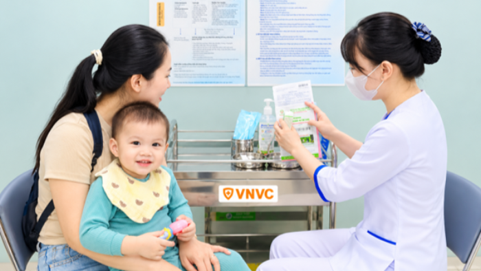 Gần 25.000 trẻ tiêm vaccine EV71 phòng tay chân miệng trong 5 ngày đầu