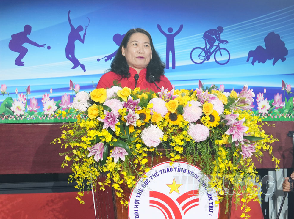 Đồng chí Nguyễn Thị Bé Mười- Tỉnh ủy viên, Phó Chủ tịch UBND tỉnh, Trưởng BTC phát biểu khai mạc đại hội.