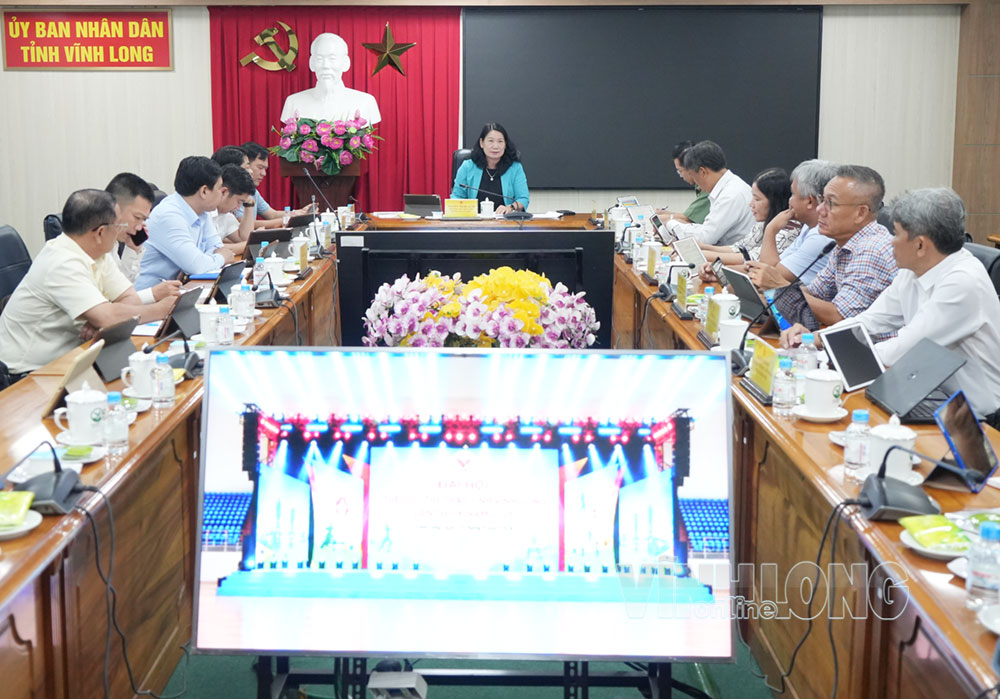 Đồng chí Nguyễn Thị Bé Mười - Tỉnh ủy viên, Phó Chủ tịch UBND tỉnh, Trưởng Ban Tổ chức Đại hội Thể dục thể thao tỉnh Vĩnh Long lần thứ X năm 2026 chủ trì cuộc họp.