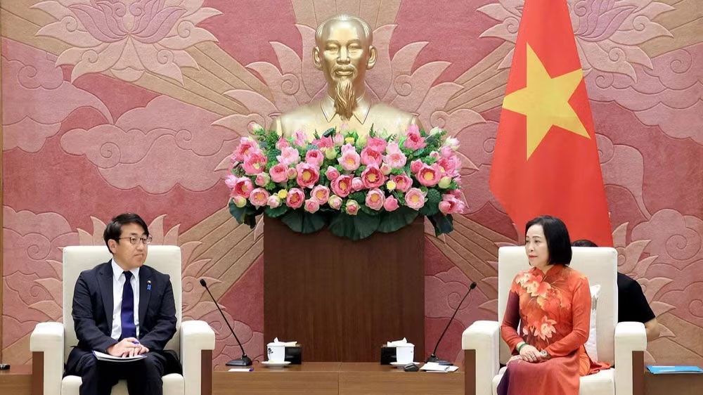 Phó Chủ tịch Quốc hội Nguyễn Thị Thanh tiếp ông Saito Hiroaki, Chủ nhiệm Ủy ban Giáo dục, Văn hóa, Thể thao, Khoa học và Công nghệ của Hạ viện Nhật Bản. (Ảnh: CTV)
