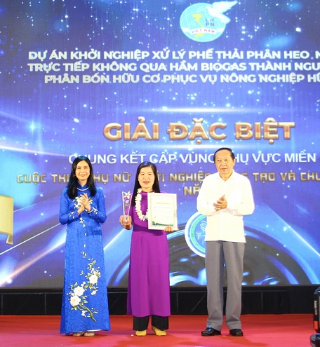 Chị Nguyễn Thị Linh đạt giải đặc biệt Cuộc thi “Phụ nữ khởi nghiệp sáng tạo và chuyển đổi xanh” cấp vùng khu vực miền Nam năm 2024.
