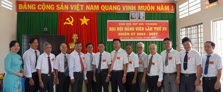 Chi ủy Chi bộ ấp Gò Tranh nhiệm kỳ 2024-2027 và đoàn đại biểu dự Đại hội Đảng bộ xã Vĩnh Xuân, nhiệm kỳ 2025-2030 ra mắt đại hội.

