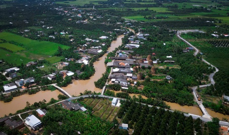 Festival là dịp để Vĩnh Long giới thiệu với du khách về làng nghề gạch gốm đỏ địa phương.

