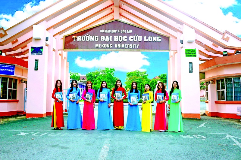 Môi trường học tập thân thiện, với giá trị cốt lõi “Đạo đức- Tri thức- Dân tộc”.