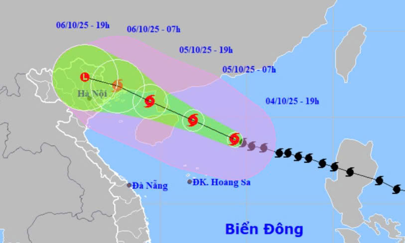 Dự báo vị trí và hướng di chuyển bão Matmo - Ảnh: NCHMF

