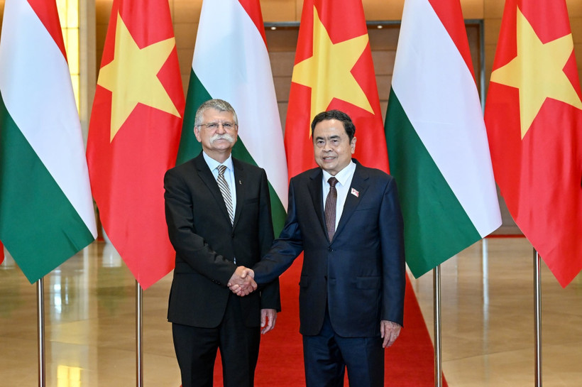 Chủ tịch Quốc hội Trần Thanh Mẫn và Chủ tịch Quốc hội Hungary Kover Laszlo. (Ảnh: ĐĂNG ANH)
