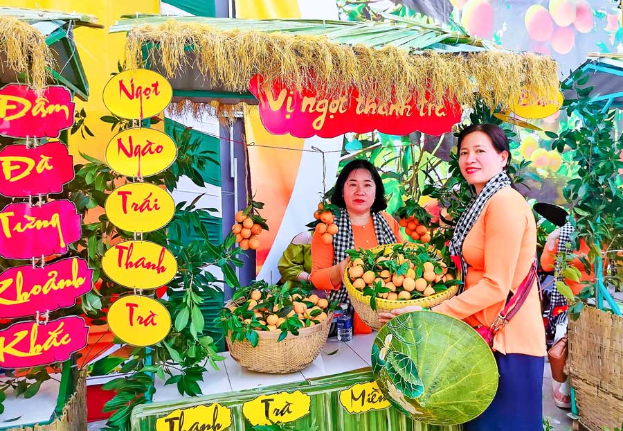135 món ăn được chế biến có nguyên liệu trái thanh trà Bình Minh đã được xác lập kỷ lục Việt Nam.