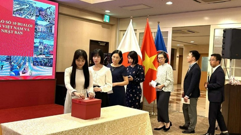 Các đại biểu tham gia lễ phát động quyên góp. (Ảnh: VOV)
