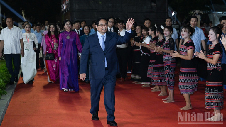 Thủ tướng Chính phủ Phạm Minh Chính tới dự Lễ hội Văn hóa Thế giới tại Hà Nội lần thứ nhất. (Ảnh: TRẦN HẢI)