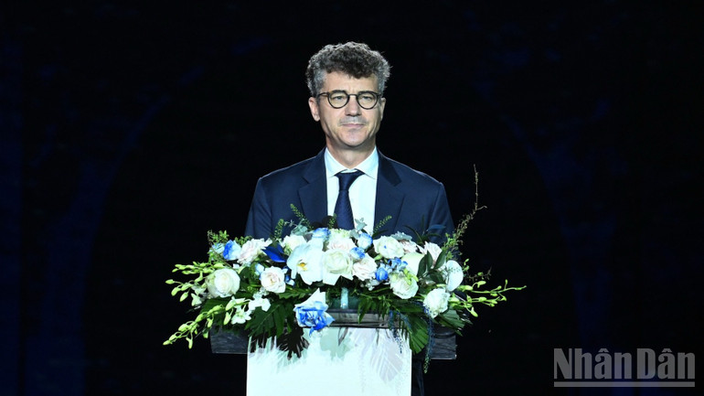 Trưởng Đại diện UNESCO tại Việt Nam Jonathan Wallace Baker phát biểu ý kiến tại Lễ hội. (Ảnh: TRẦN HẢI)