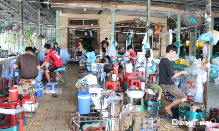 Làng nghề ngư cụ tất bật vào mùa nước nổi