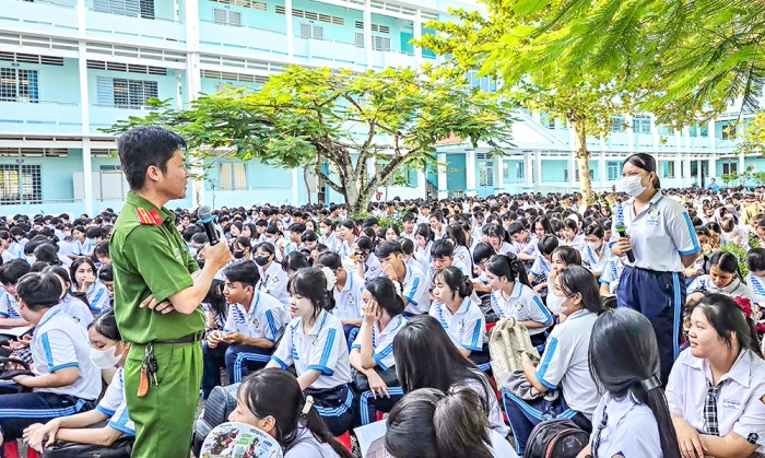 Không một mình- Cùng nhau an toàn trực tuyến