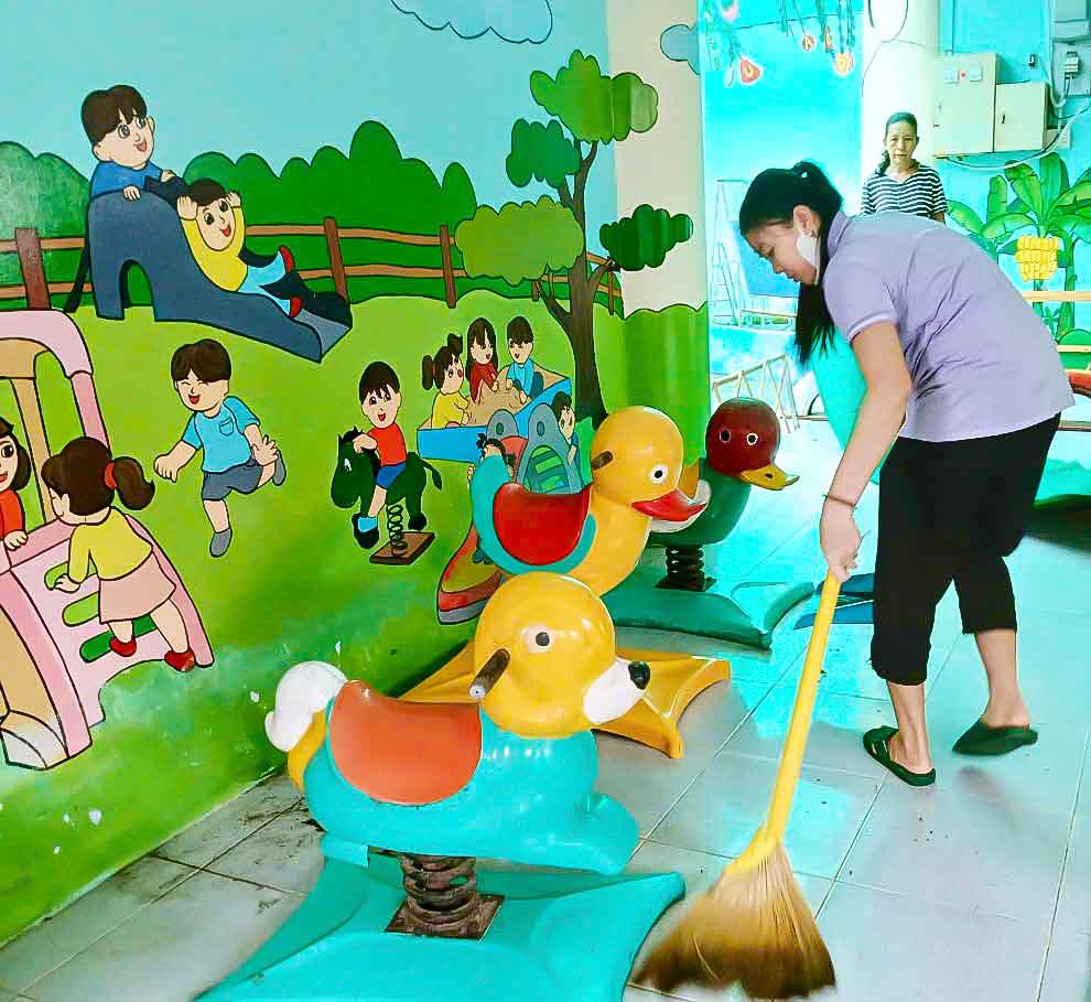 Các trường mầm non tăng cường vệ sinh trường lớp, đồ dùng học tập phòng bệnh truyền nhiễm cho trẻ.
