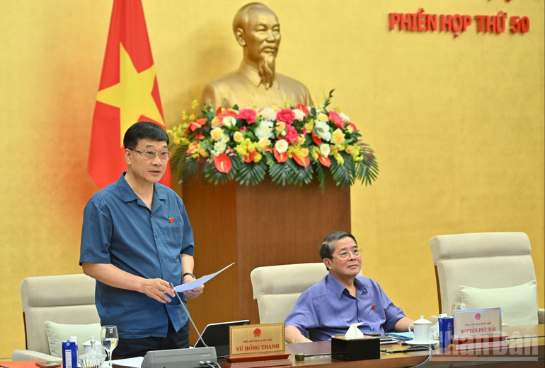Phó Chủ tịch Quốc hội Vũ Hồng Thanh phát biểu. (Ảnh: DUY LINH)