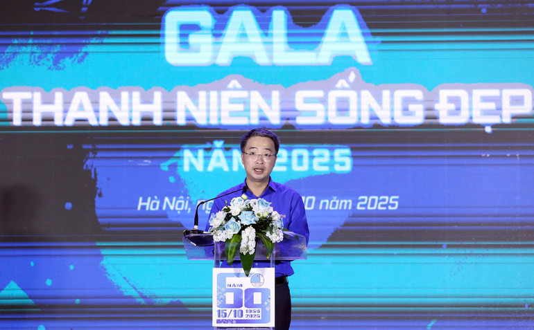 Đồng chí Nguyễn Tường Lâm phát biểu ý kiến tại Gala.