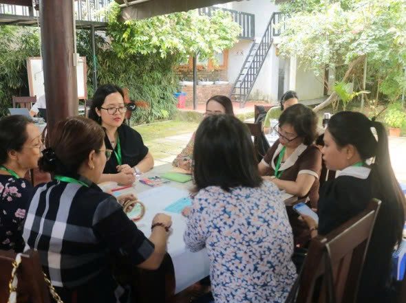 Châu tham gia tập huấn về kinh tế xanh, kinh tế tuần hoàn trong khuôn khổ dự án Tạo điều kiện cho phụ nữ miền Trung Việt Nam cải thiện cuộc sống và bảo vệ môi trường, tài nguyên thiên nhiên thông qua áp dụng kinh tế xanh và tuần hoàn do Phái đoàn Liên minh châu Âu tại Việt Nam tài trợ