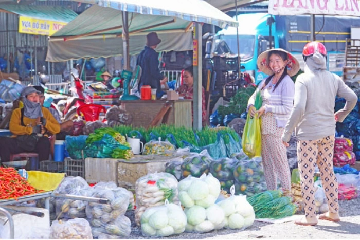 Nhộn nhịp chợ đầu mối nông sản Ngãi Tứ