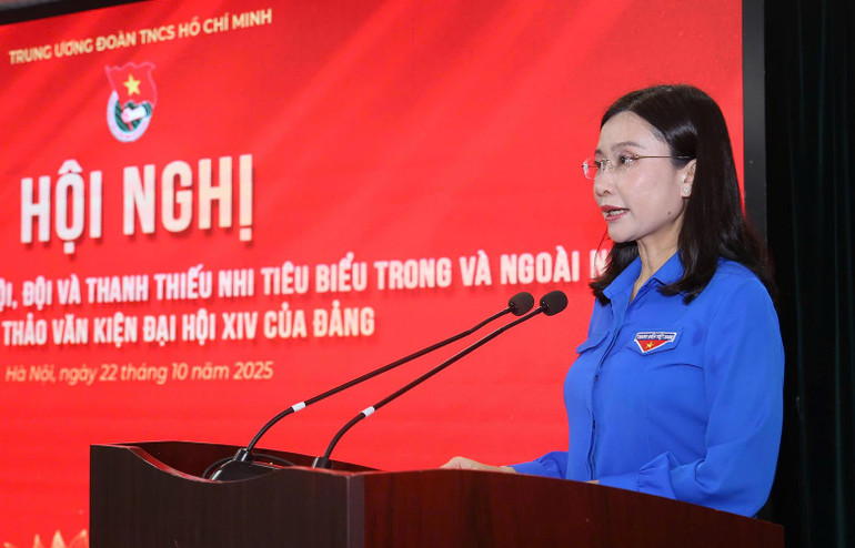 Đồng chí Nguyễn Phạm Duy Trang phát biểu ý kiến tại Hội nghị.
