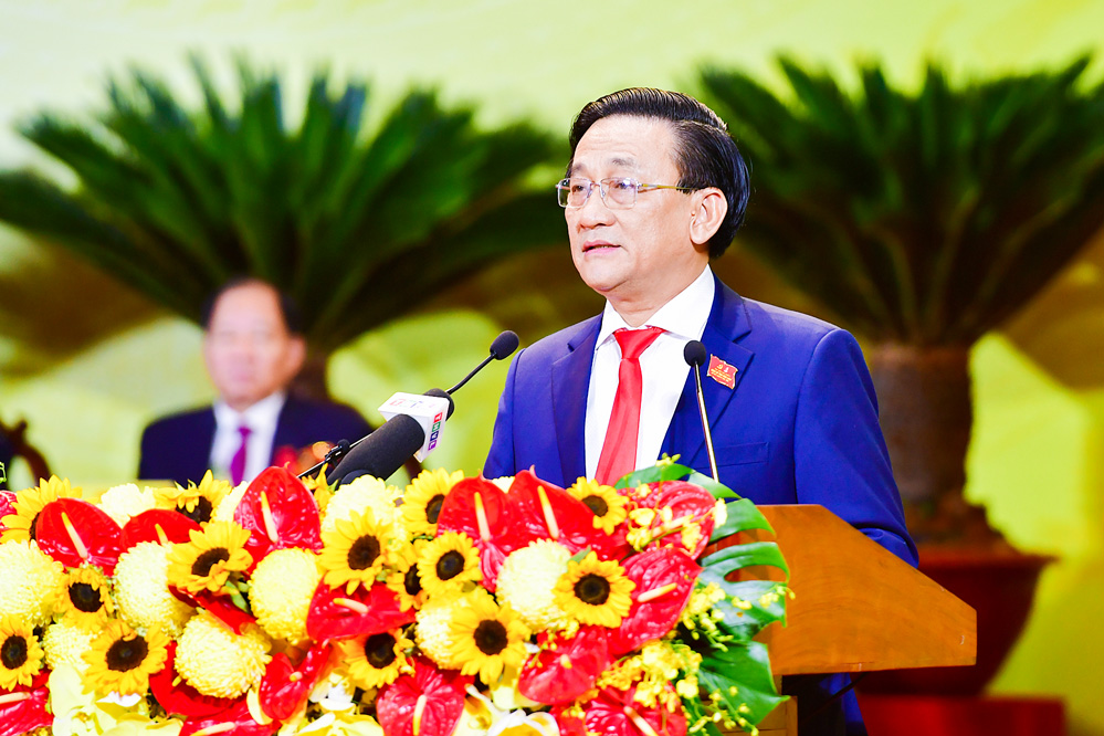 Giám đốc Sở Công thương- Trần Quốc Tuấn trình bày tham luận.