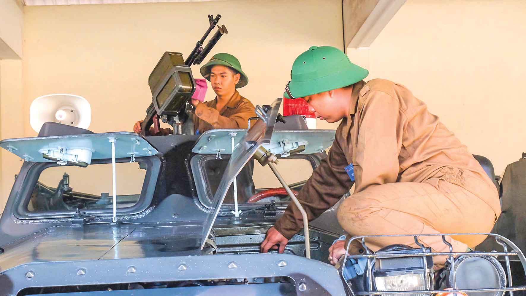 Thực hiện tốt công tác hậu cần- kỹ thuật đáp ứng yêu cầu huấn luyện, chiến đấu của lực lượng vũ trang.