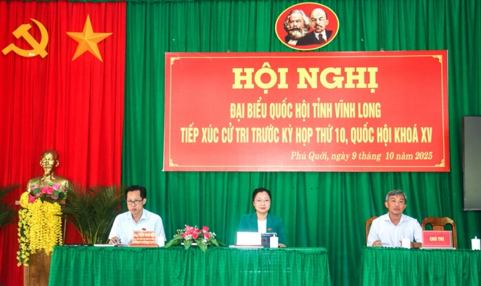 Đại biểu Quốc hội tiếp xúc cử tri xã Phú Quới