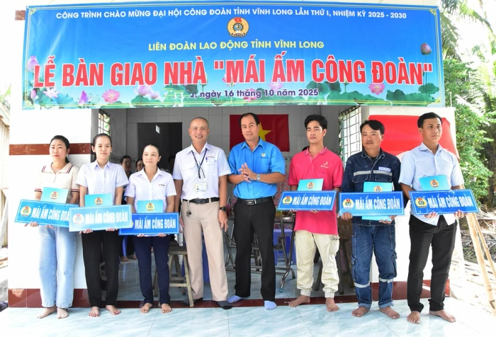 Bàn giao 6 nhà “Mái ấm Công đoàn” cho đoàn viên, người lao động