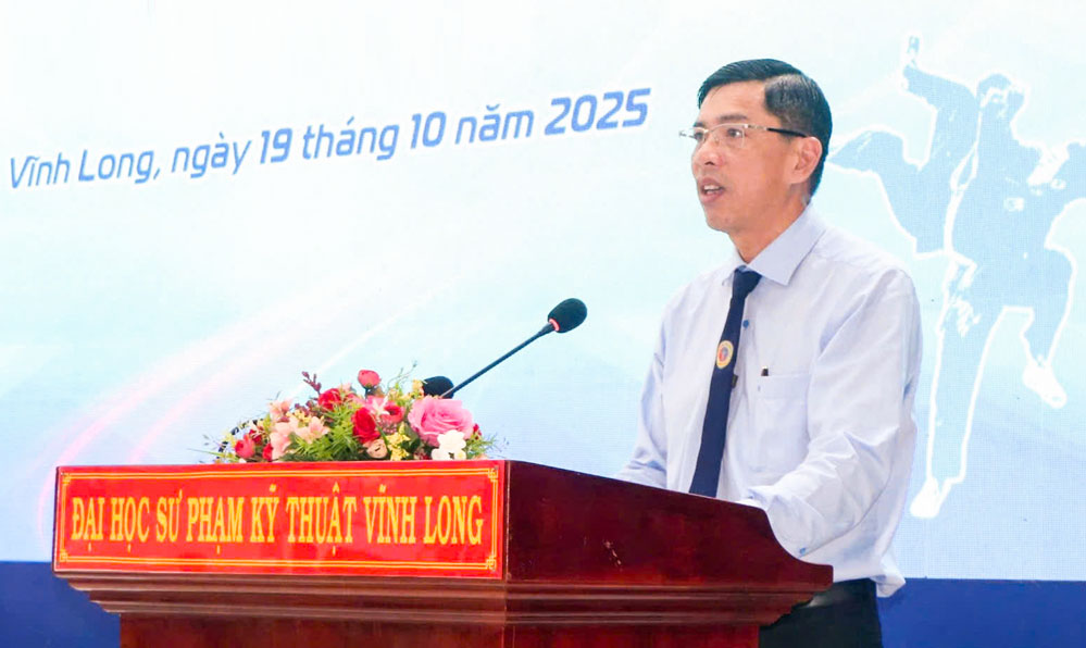 PGS.TS Nguyễn Thanh Tùng- Hiệu trưởng Trường ĐH Sư phạm kỹ thuật Vĩnh Long phát biểu khai mạc giải.