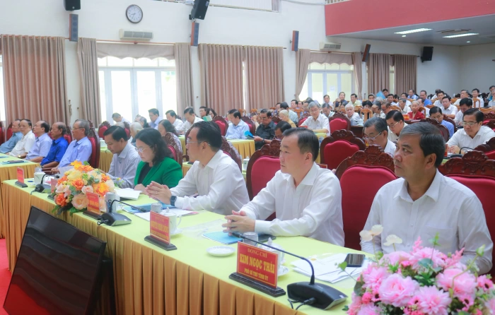 Hội nghị gặp gỡ cán bộ hưu trí trên địa bàn tỉnh