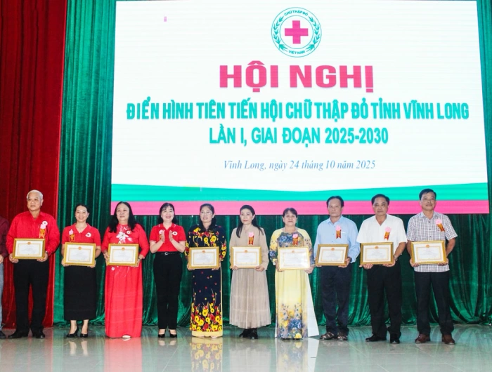 Biểu dương 70 điển hình tiên tiến trong hoạt động nhân đạo
