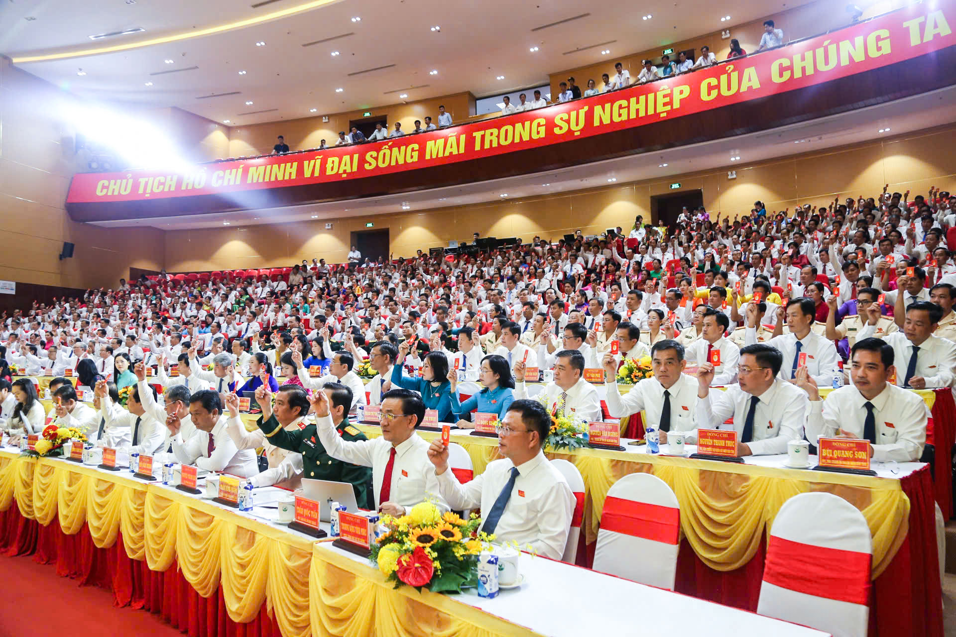 Đại hội biểu quyết cho ý kiến về chương trình, nội dung làm việc của Đại hội phiên trù bị. 
