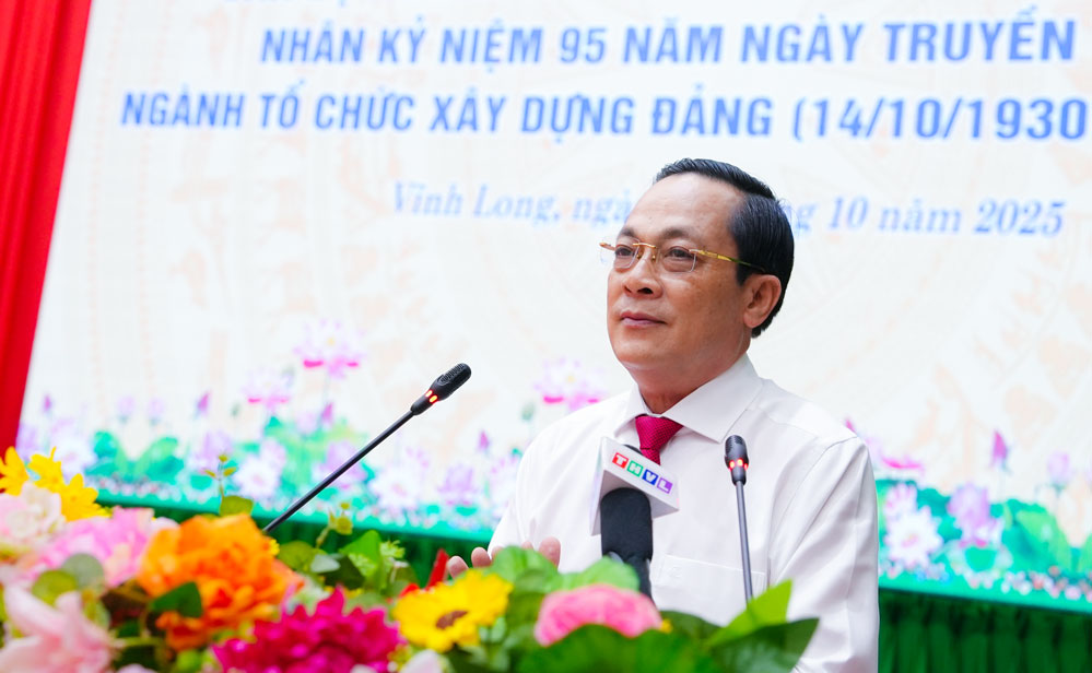 Đồng chí Lâm Minh Đằng- Phó Bí thư Tỉnh ủy phát biểu tại buổi họp mặt.