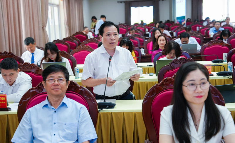 Đại biểu tham gia thảo luận tại hội thảo.