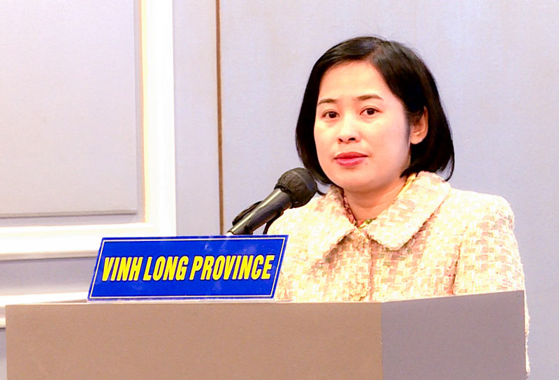 Phó Đại sứ Việt Nam tại Hàn Quốc- Nguyễn Thị Thái Bình phát biểu tại buổi tọa đàm.