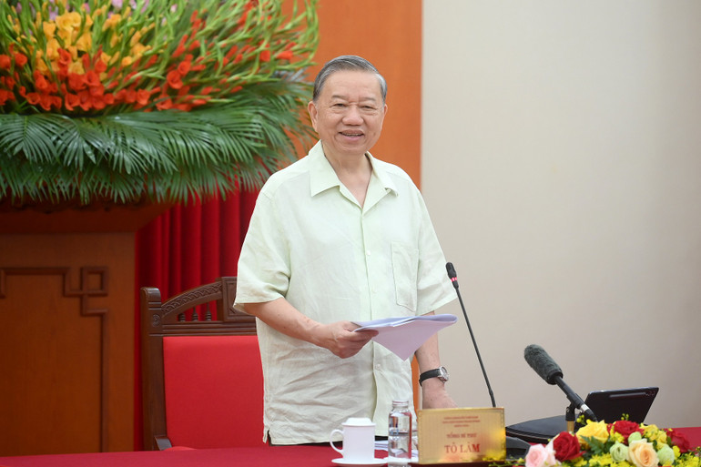Tổng Bí thư Tô Lâm phát biểu chỉ đạo phiên họp. (Ảnh: ĐĂNG KHOA)
