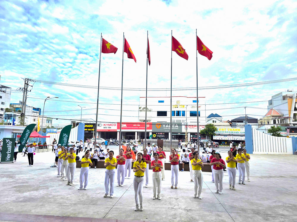 Thông qua chương trình, khuyến khích, động viên tất cả mọi người cùng tham gia tập luyện thể dục, thể thao.

