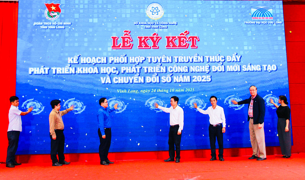 Sở Khoa học và Công nghệ, Tỉnh Đoàn và các trường đại học, cao đẳng thực hiện nghi thức bấm nút triển khai chương trình thúc đẩy phát triển KH CN, ĐMST và CĐS.