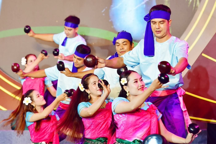 Đặc sắc chương trình nghệ thuật chào mừng Lễ hội Ok Om Bok