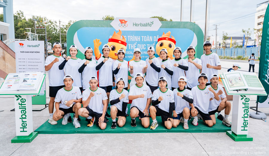 Hoạt động thu hút đông đảo người dân tại Vĩnh Long hưởng ứng tham gia chương trình.