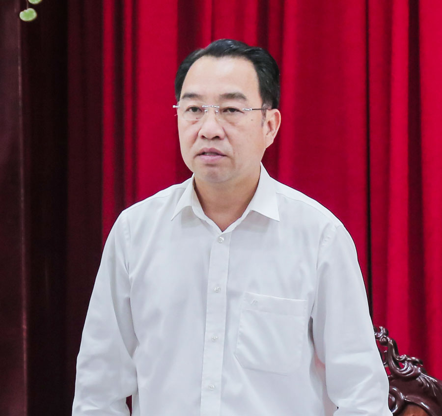 Đồng chí Lữ Quang Ngời- Phó Bí thư Tỉnh ủy, Chủ tịch UBND tỉnh phát biểu kết luận hội nghị.