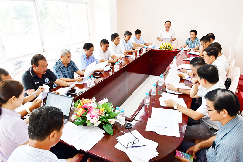 Quang cảnh cuộc họp.