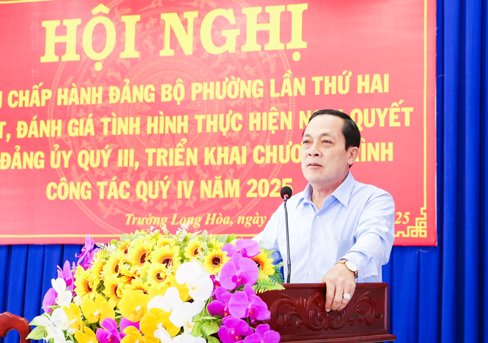 Phó Bí thư Tỉnh ủy- Lâm Minh Đằng phát biểu chỉ đạo hội nghị.
