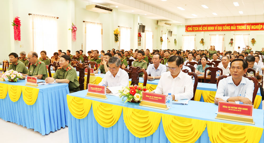 Đại biểu dự hội nghị.