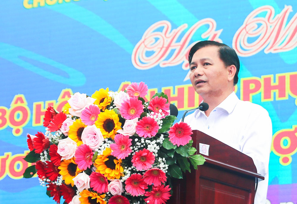Bí thư Tỉnh ủy- Trần Văn Lâu phát biểu tại buổi họp mặt.