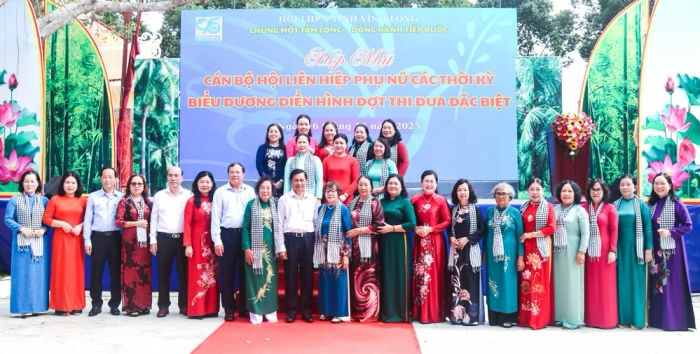 Họp mặt cán bộ Hội Liên hiệp Phụ nữ qua các thời kỳ