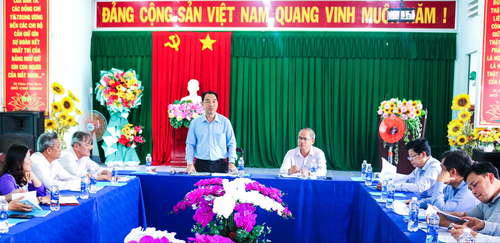  Chủ tịch UBND tỉnh- Lữ Quang Ngời phát biểu tại buổi làm việc với xã An Hiệp.