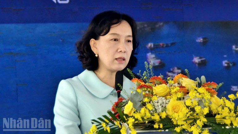 Phó Chủ tịch Ủy ban nhân dân tỉnh An Giang Nguyễn Thị Minh Thúy phát biểu.