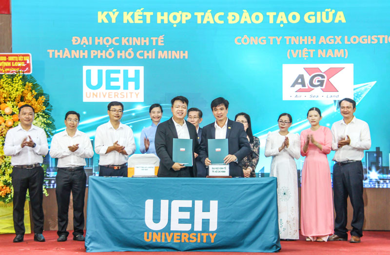 UEH Mekong ký kết hợp tác đào tạo với doanh nghiệp- mở rộng cơ hội thực tập và việc làm cho sinh viên.


