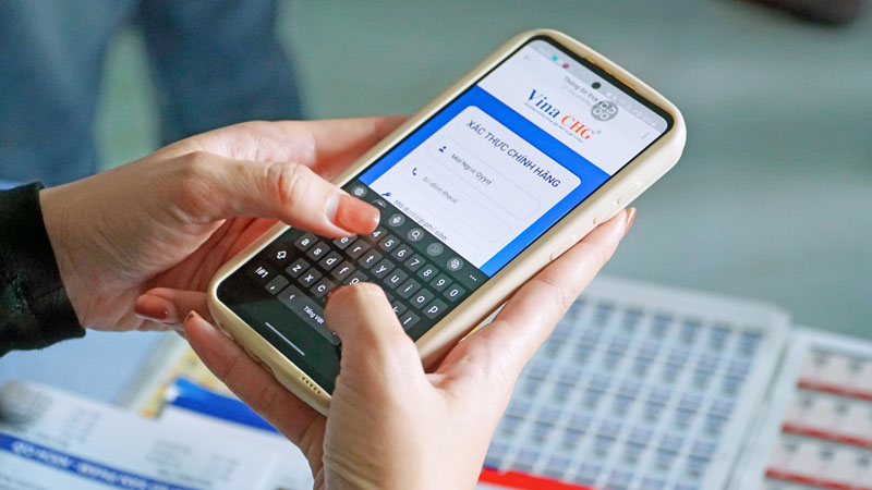 Một số doanh nghiệp đã thử nghiệm tem chống giả tích hợp trí tuệ nhân tạo (AI).